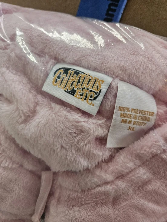 Pink Robe - Picture 4 of 5